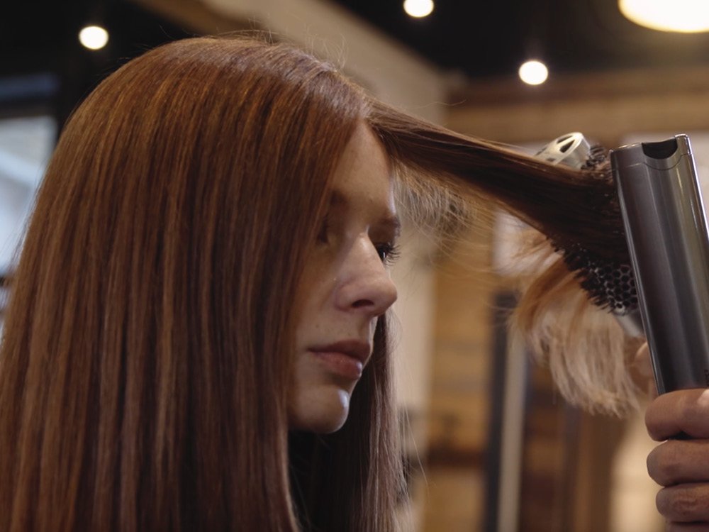 Haar drogen en stylen met een ronde borstel en BaBylissPRO