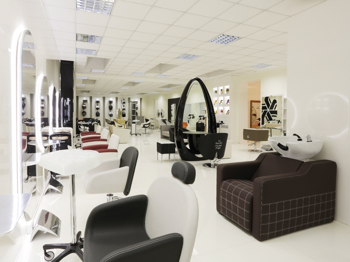 Ceriotti showroom met Italiaans salonmeubilair