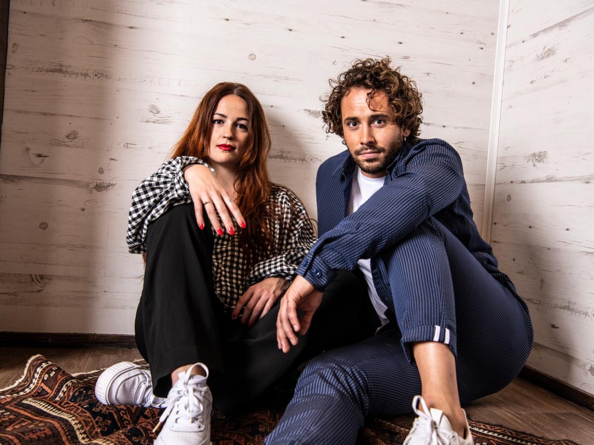 Twee modellen met een eigentijdse Funky-look