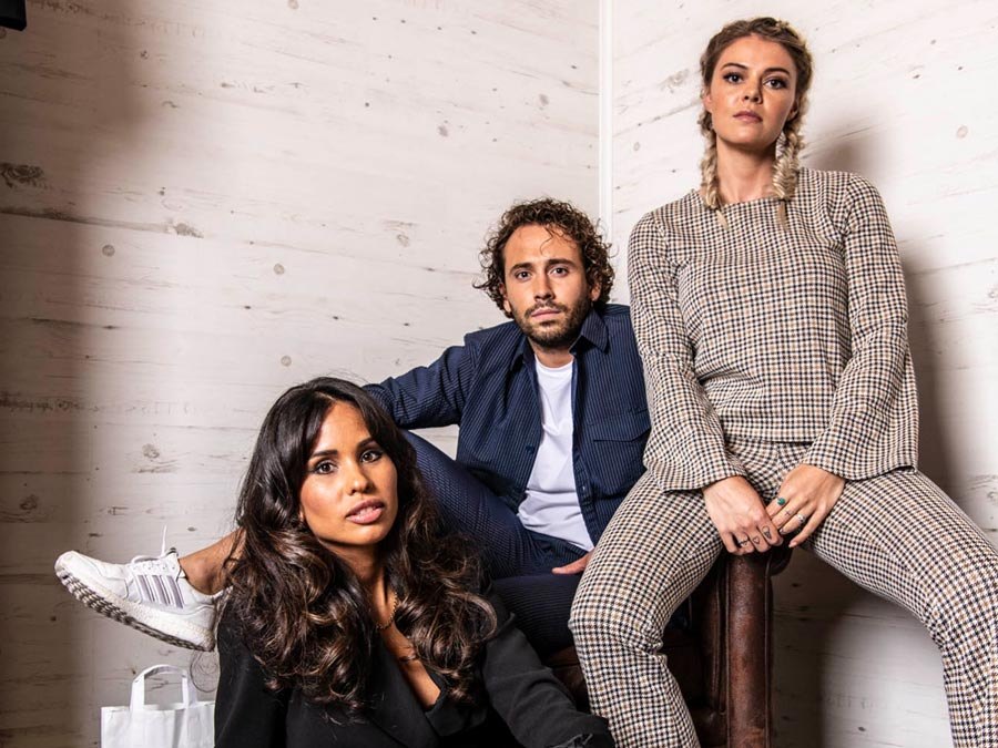 Drie modellen met verschillende kapsels in Funky-stijl