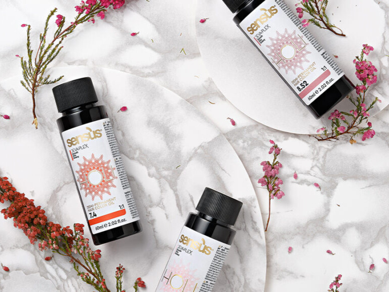Sens.us Holi stillife